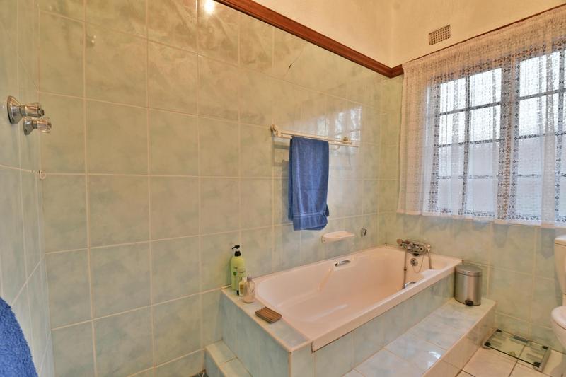 6 Bedroom Property for Sale in Glenvista Gauteng