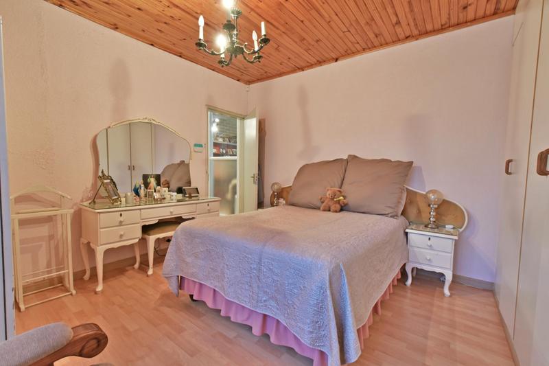 6 Bedroom Property for Sale in Glenvista Gauteng