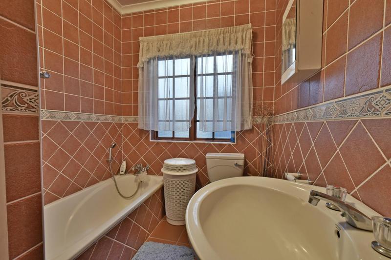 6 Bedroom Property for Sale in Glenvista Gauteng