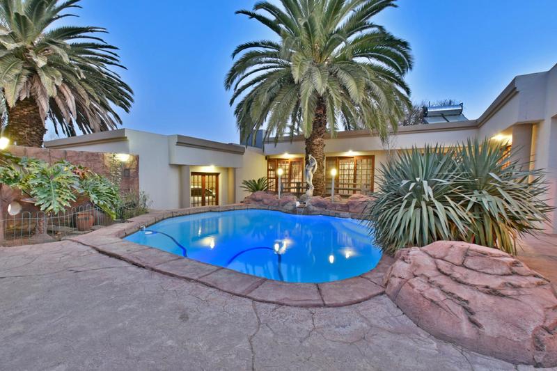 6 Bedroom Property for Sale in Glenvista Gauteng