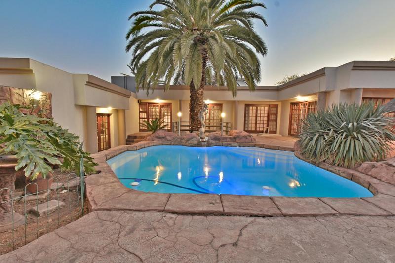6 Bedroom Property for Sale in Glenvista Gauteng