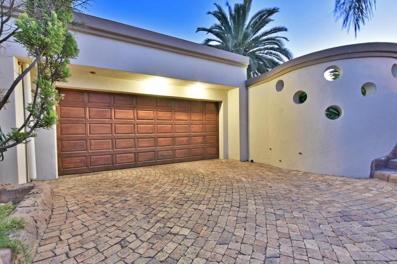 6 Bedroom Property for Sale in Glenvista Gauteng