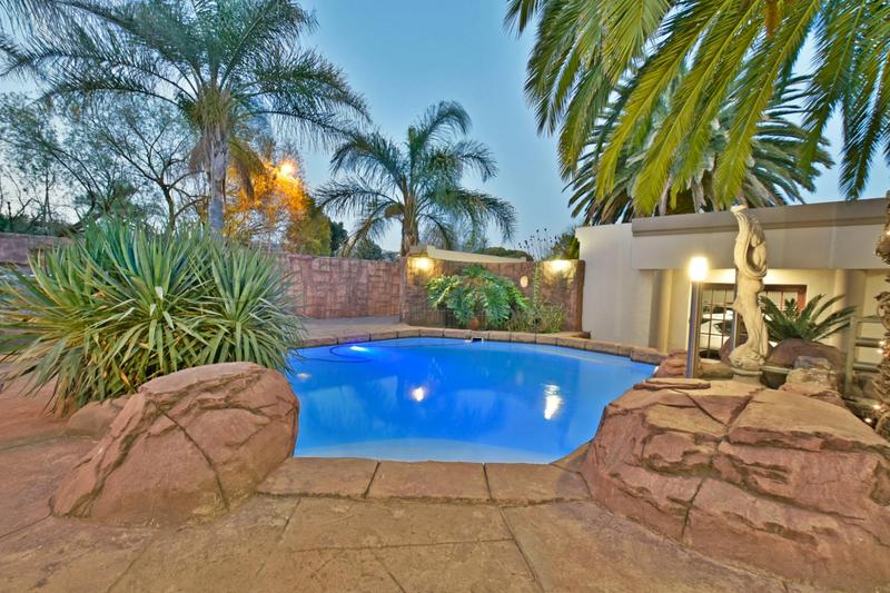 6 Bedroom Property for Sale in Glenvista Gauteng