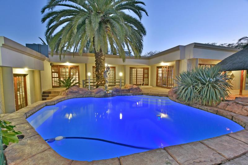 6 Bedroom Property for Sale in Glenvista Gauteng