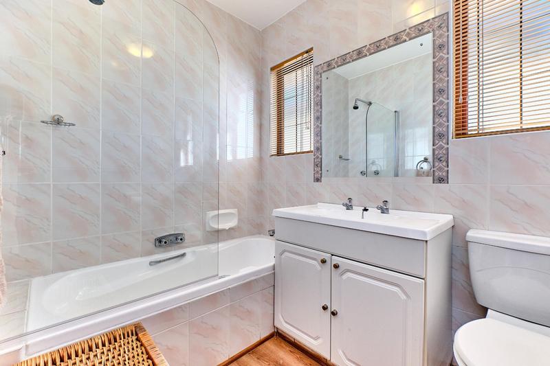 To Let 3 Bedroom Property for Rent in Bryanston Gauteng