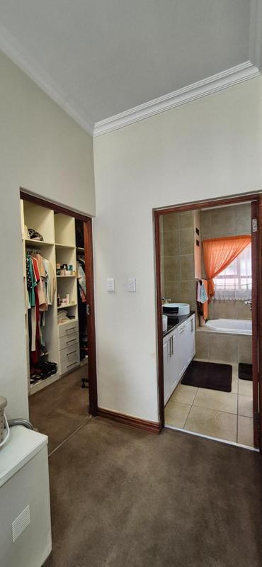 3 Bedroom Property for Sale in Midfield Estate Gauteng
