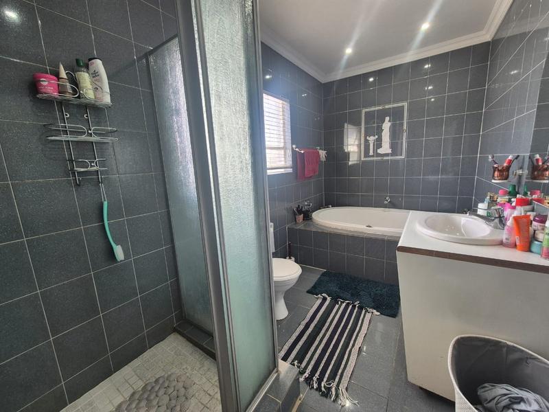 3 Bedroom Property for Sale in Brackenhurst Gauteng
