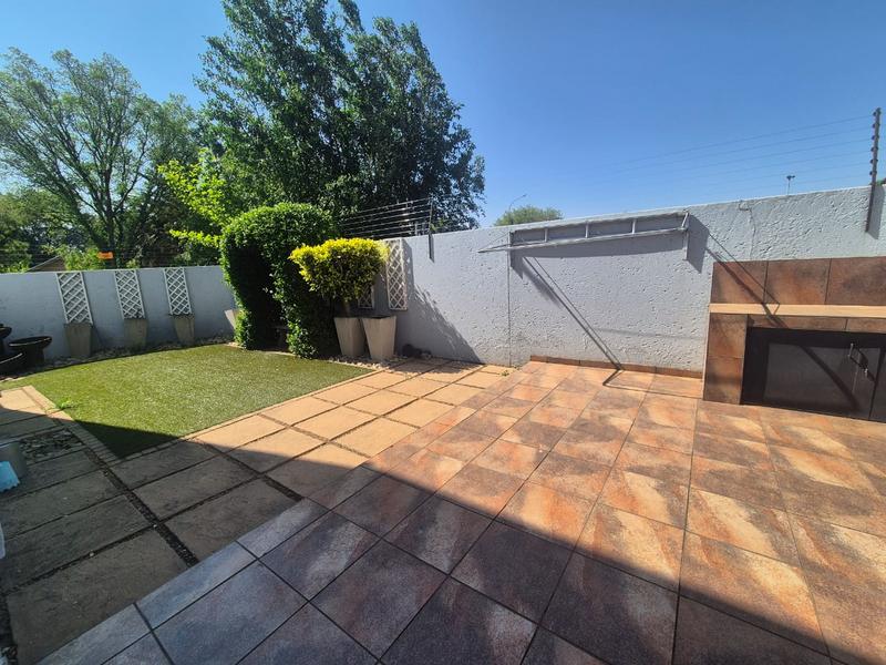 3 Bedroom Property for Sale in Brackenhurst Gauteng