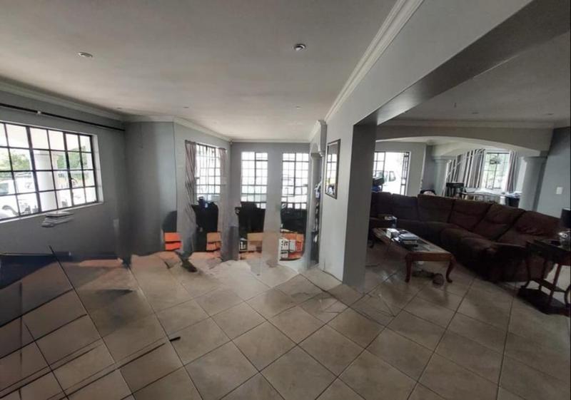 4 Bedroom Property for Sale in South Crest Gauteng