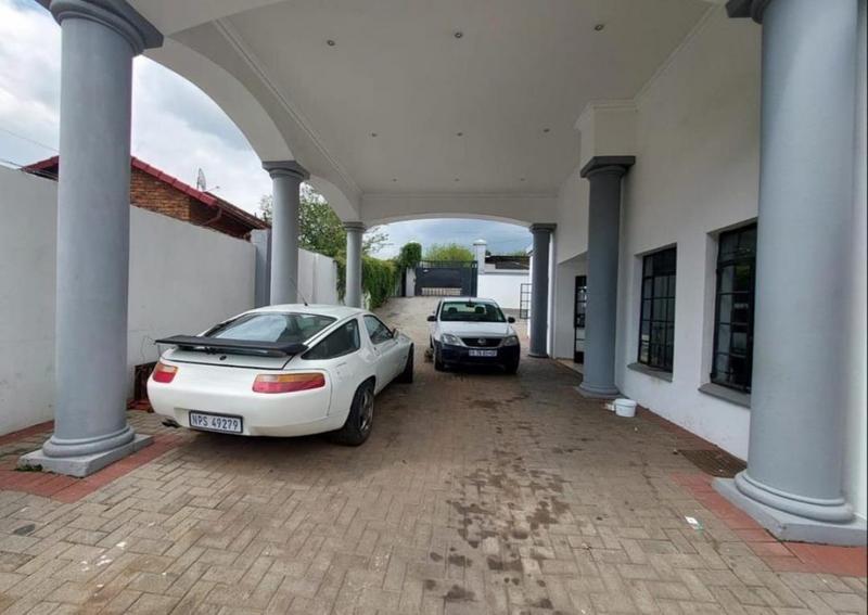 4 Bedroom Property for Sale in South Crest Gauteng