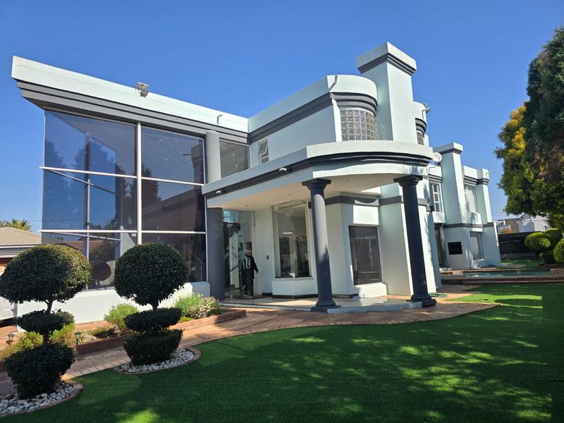 6 Bedroom Property for Sale in Silver Lakes Gauteng