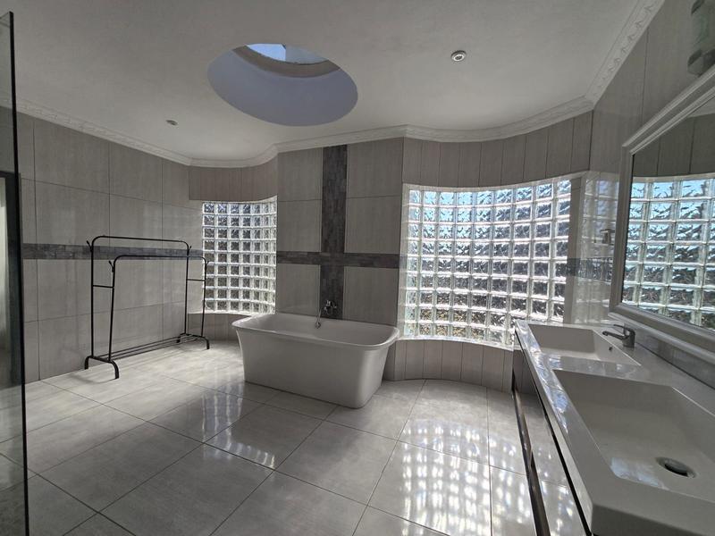 6 Bedroom Property for Sale in Silver Lakes Gauteng