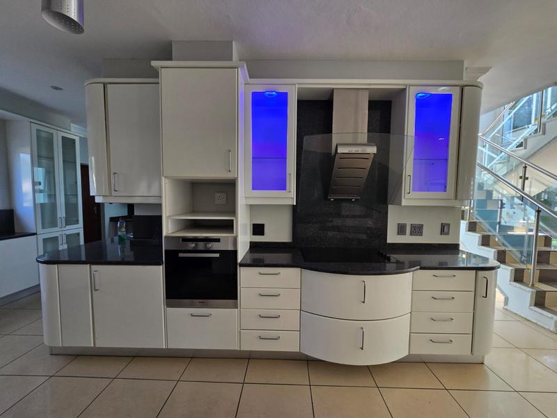 6 Bedroom Property for Sale in Silver Lakes Gauteng