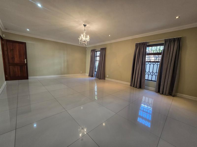 5 Bedroom Property for Sale in Waterkloof Ridge Gauteng