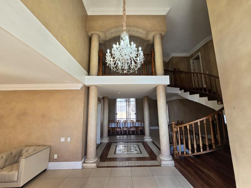 5 Bedroom Property for Sale in Waterkloof Ridge Gauteng