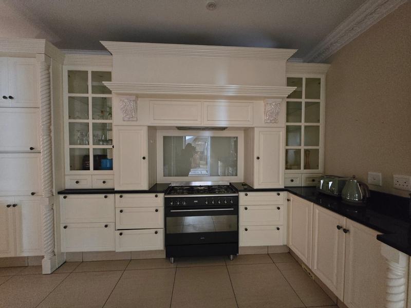 5 Bedroom Property for Sale in Waterkloof Ridge Gauteng