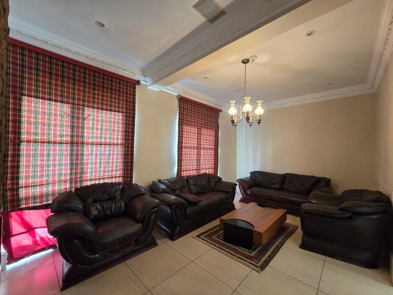 5 Bedroom Property for Sale in Waterkloof Ridge Gauteng