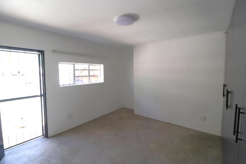 To Let 1 Bedroom Property for Rent in Fontainebleau Gauteng