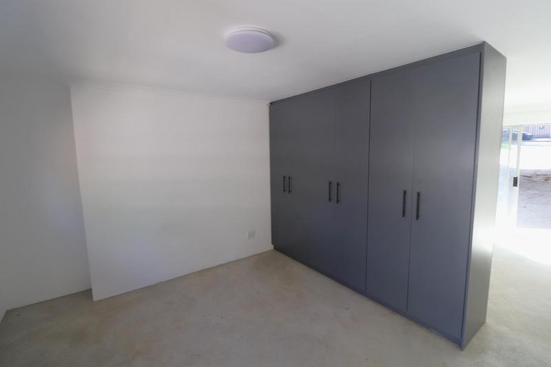 To Let 1 Bedroom Property for Rent in Fontainebleau Gauteng