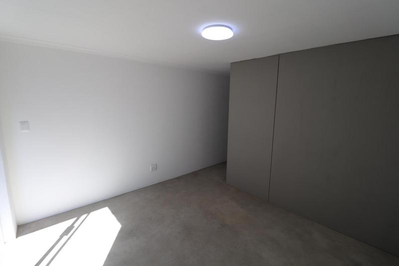 To Let 1 Bedroom Property for Rent in Fontainebleau Gauteng