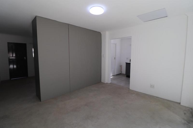 To Let 1 Bedroom Property for Rent in Fontainebleau Gauteng