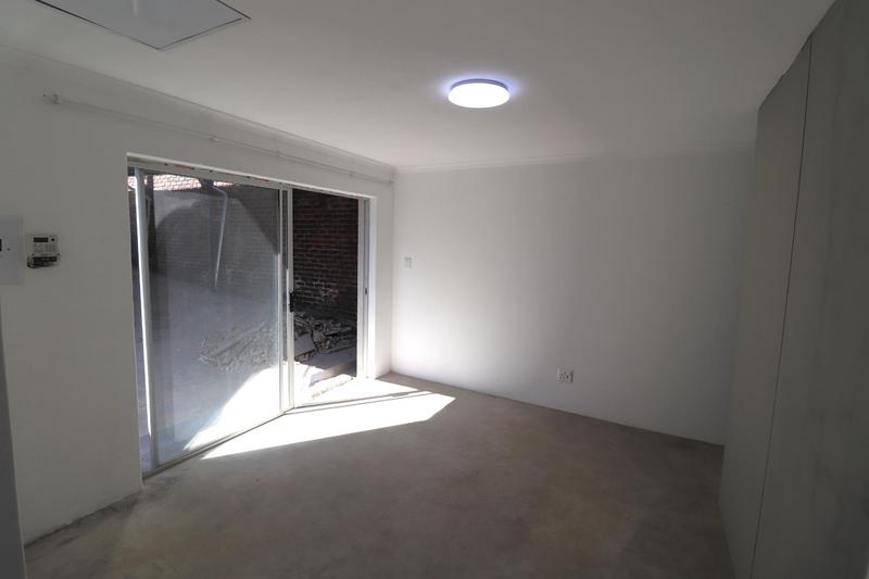 To Let 1 Bedroom Property for Rent in Fontainebleau Gauteng