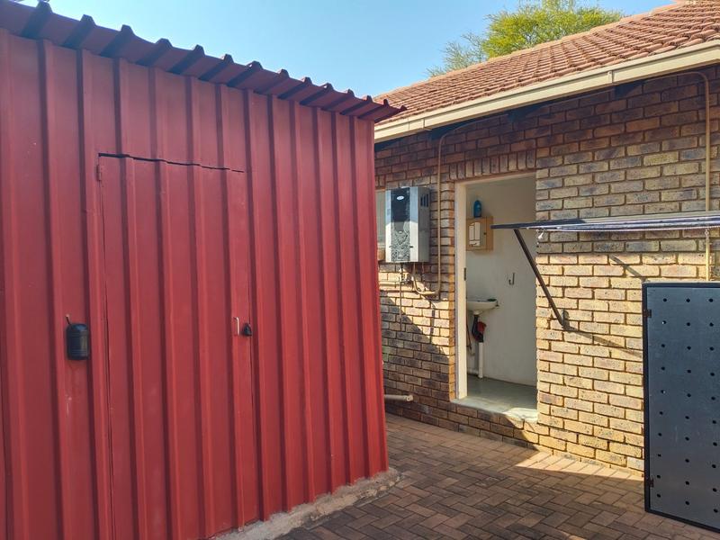 2 Bedroom Property for Sale in Ninapark Gauteng