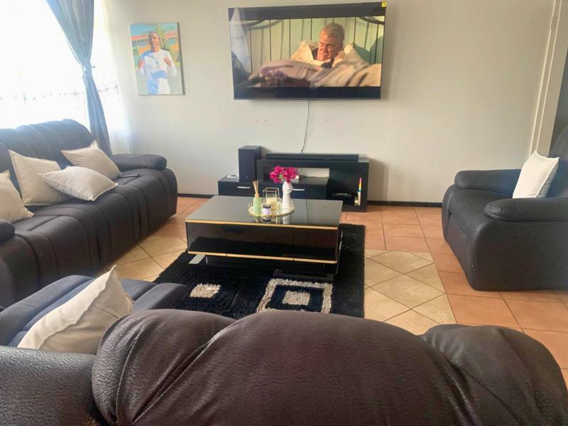 2 Bedroom Property for Sale in Nimrodpark Gauteng