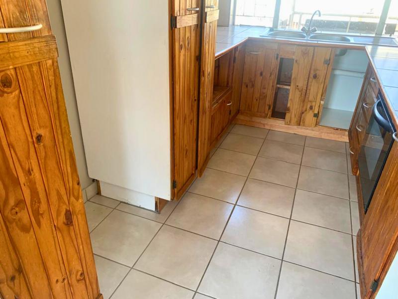 2 Bedroom Property for Sale in Nimrodpark Gauteng