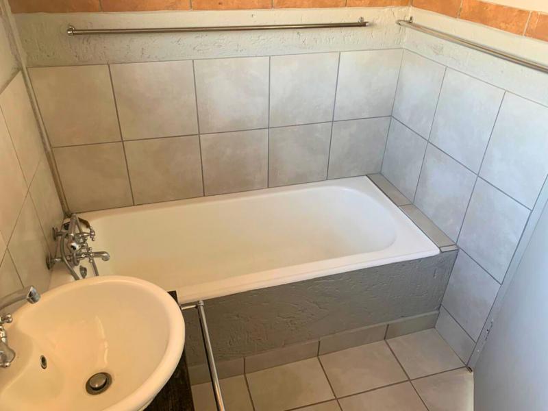 2 Bedroom Property for Sale in Nimrodpark Gauteng