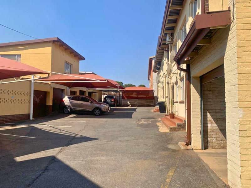 2 Bedroom Property for Sale in Nimrodpark Gauteng