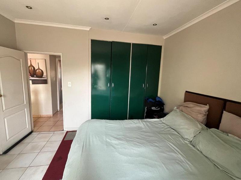 2 Bedroom Property for Sale in Buccleuch Gauteng