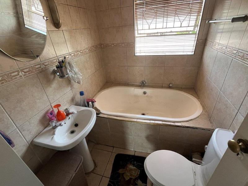2 Bedroom Property for Sale in Buccleuch Gauteng