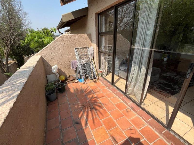 2 Bedroom Property for Sale in Buccleuch Gauteng