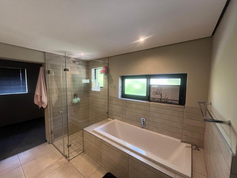 To Let 4 Bedroom Property for Rent in Waterkloof Ridge Gauteng