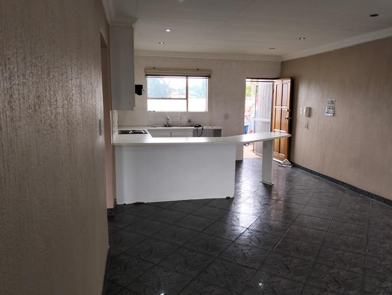 2 Bedroom Property for Sale in Raceview Gauteng