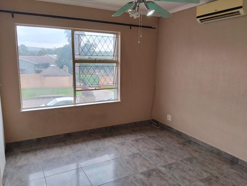 2 Bedroom Property for Sale in Raceview Gauteng