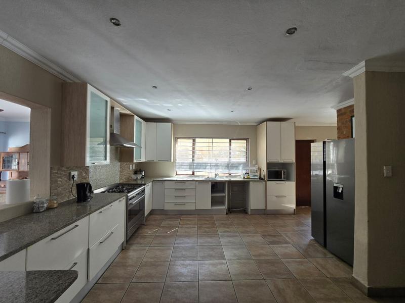 To Let 5 Bedroom Property for Rent in Sterrewag Gauteng