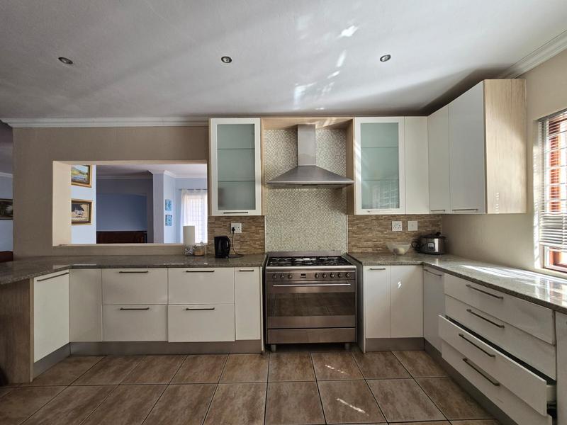 To Let 5 Bedroom Property for Rent in Sterrewag Gauteng