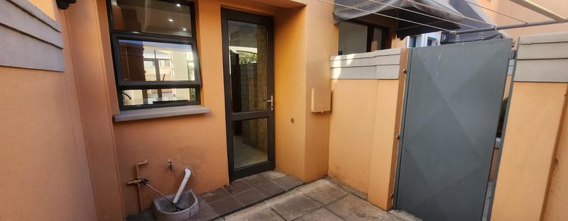 To Let 1 Bedroom Property for Rent in Bedford Gardens Gauteng