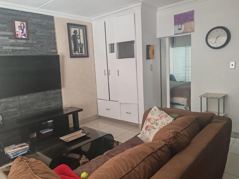 To Let 1 Bedroom Property for Rent in Morning Hill Gauteng