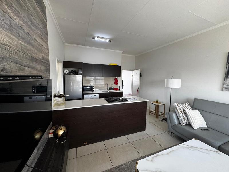 1 Bedroom Property for Sale in Greenstone Hill Gauteng