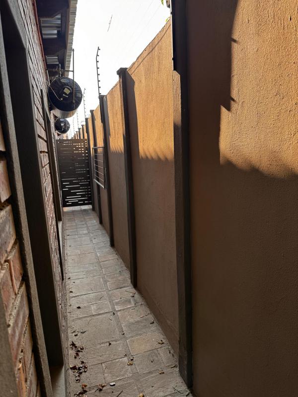 2 Bedroom Property for Sale in Erasmia Gauteng