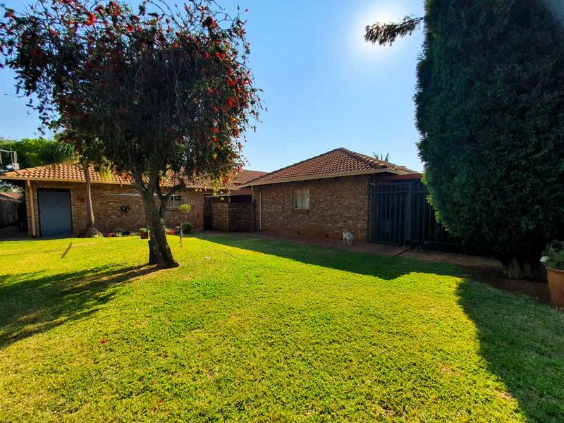 2 Bedroom Property for Sale in Ninapark Gauteng