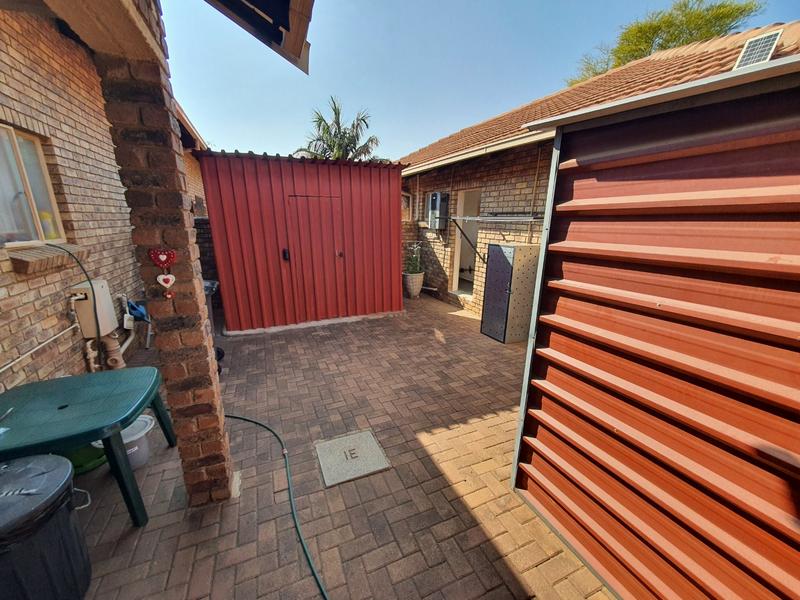 2 Bedroom Property for Sale in Ninapark Gauteng
