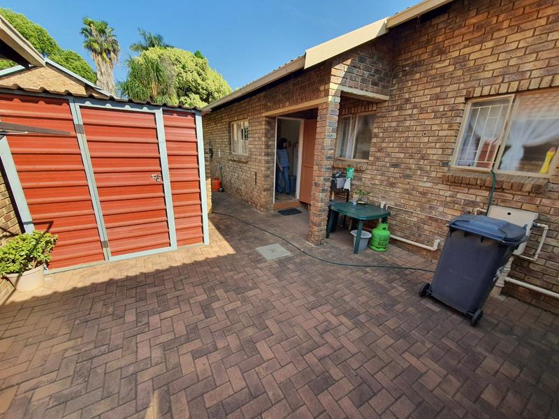 2 Bedroom Property for Sale in Ninapark Gauteng