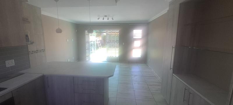 To Let 2 Bedroom Property for Rent in Sunward Park Gauteng