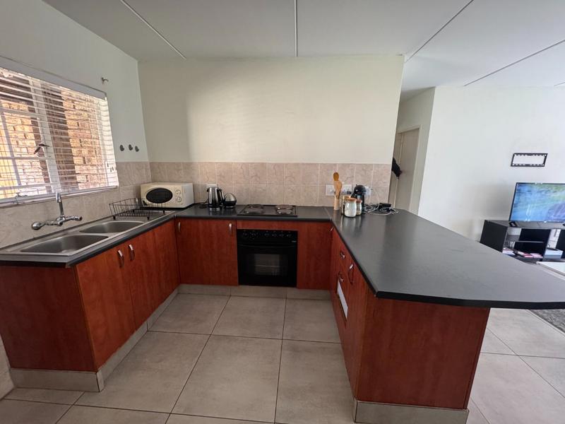 To Let 2 Bedroom Property for Rent in Erand Gardens Gauteng