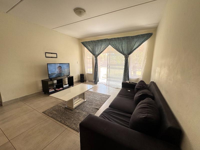 To Let 2 Bedroom Property for Rent in Erand Gardens Gauteng
