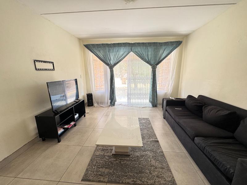 To Let 2 Bedroom Property for Rent in Erand Gardens Gauteng